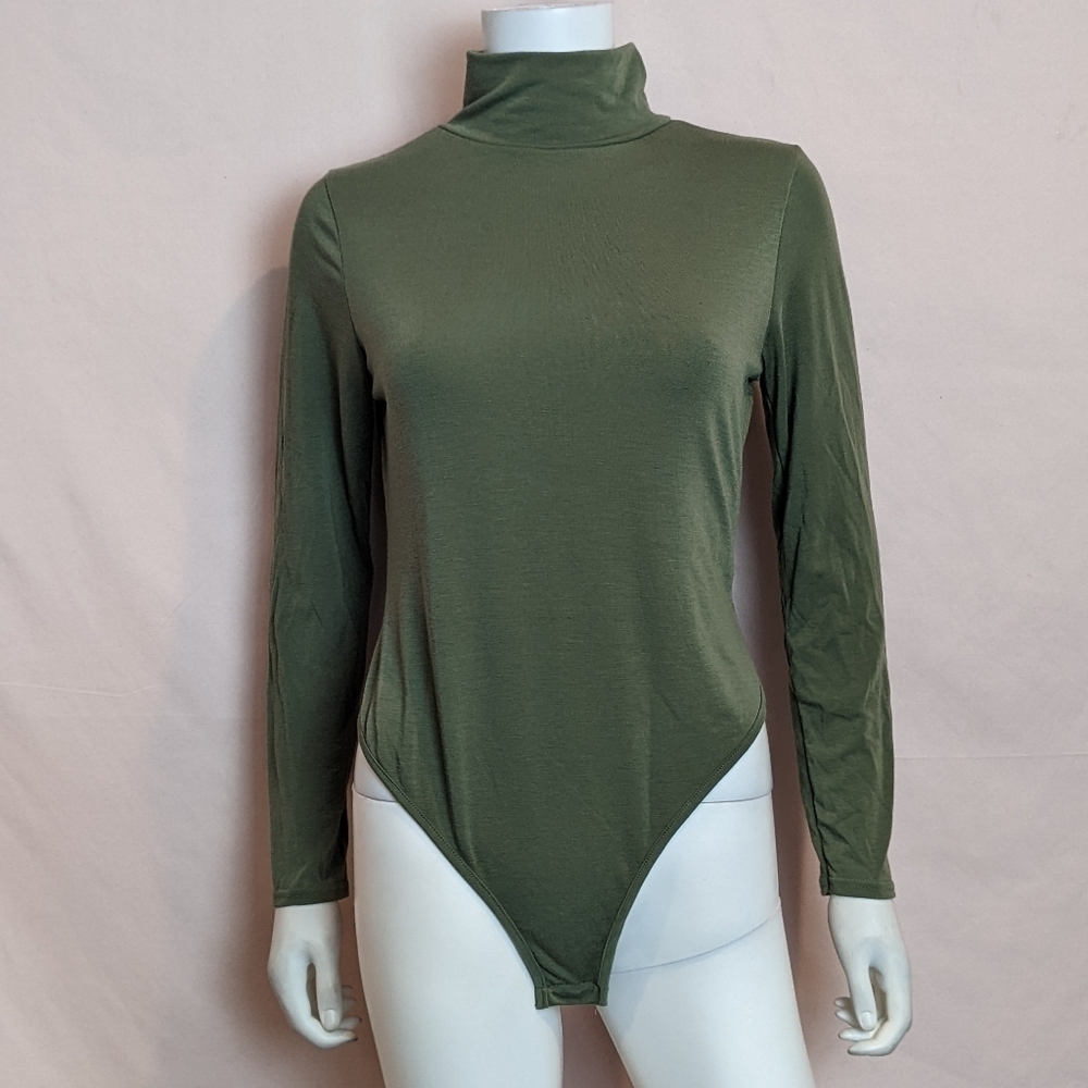 Boohoo Roll Neck Long Sleeve Bodysuit in Khaki Green size 10